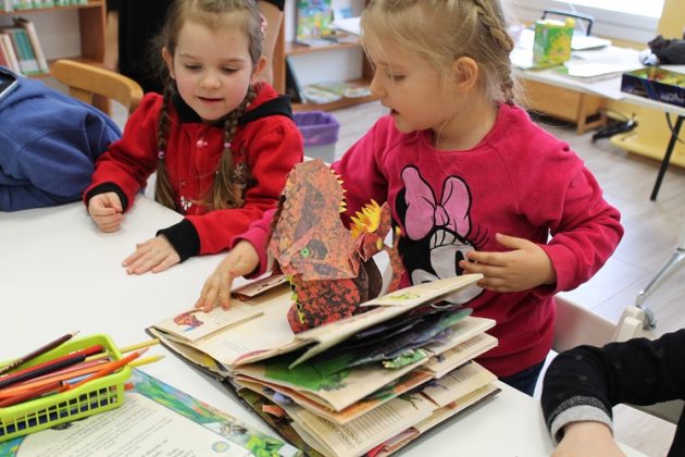 Wiosenne lekcje biblioteczne - Zwiastuny wiosny w Oddziale dla dzieci i młodzieży